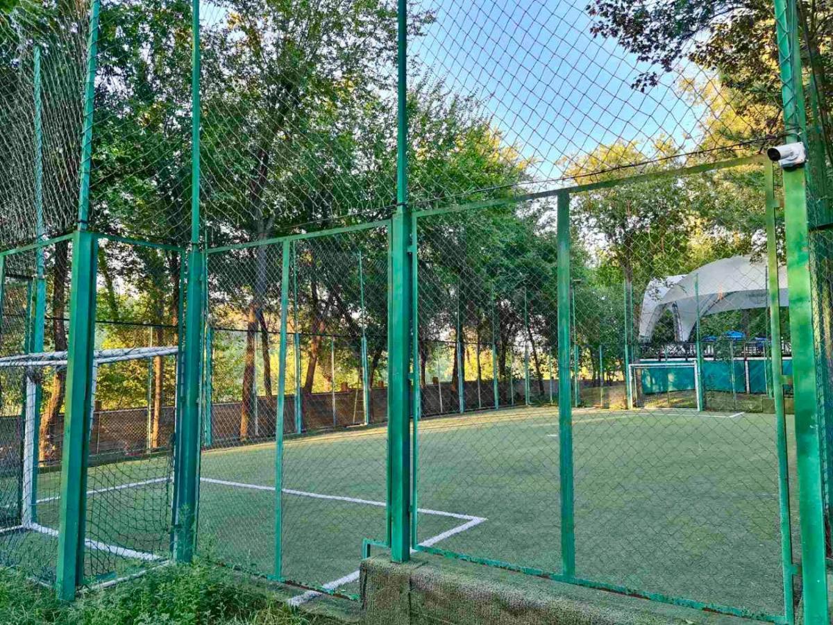 Sky Land Camping & Resort Cricova Экстерьер фото